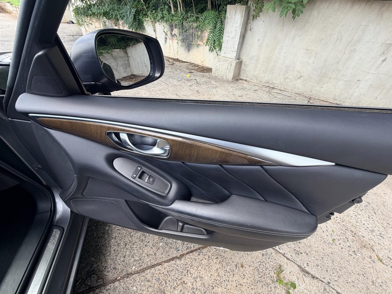 Infiniti Q50 3.0t LUXE AWD 2018