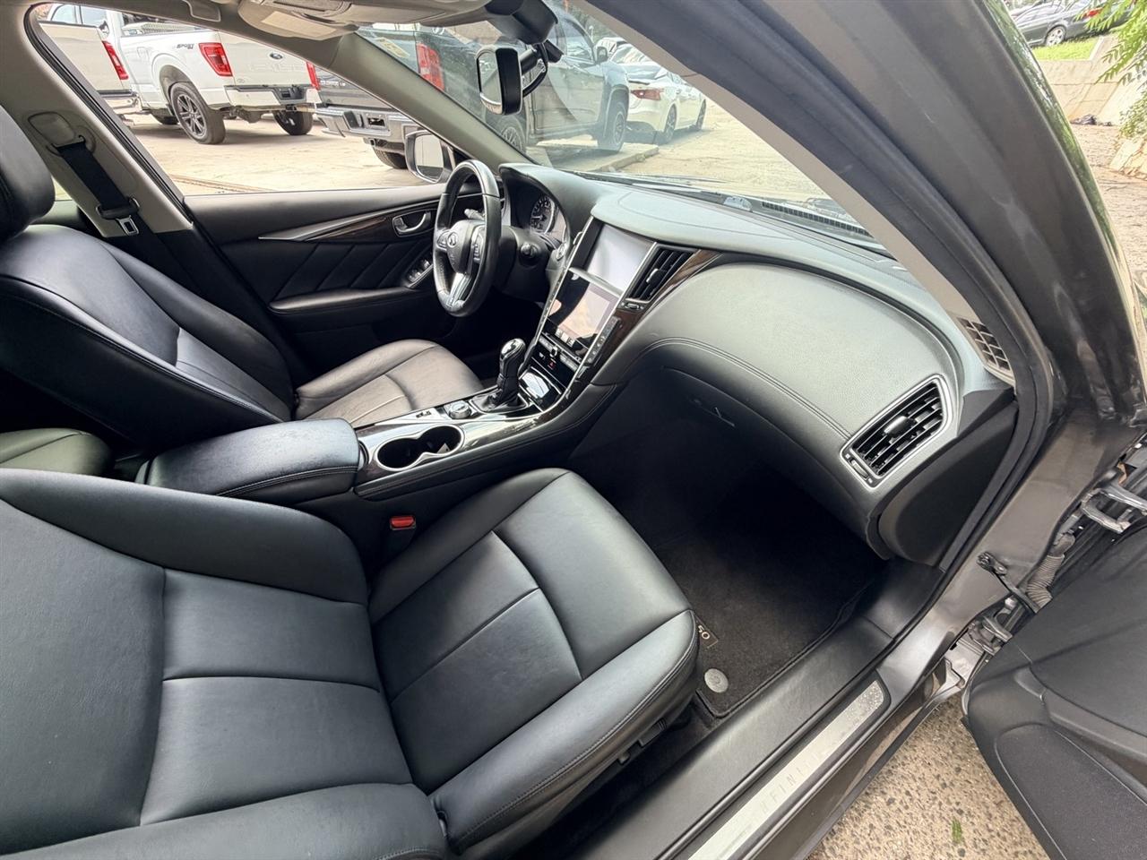 Infiniti Q50 3.0t LUXE AWD 2018