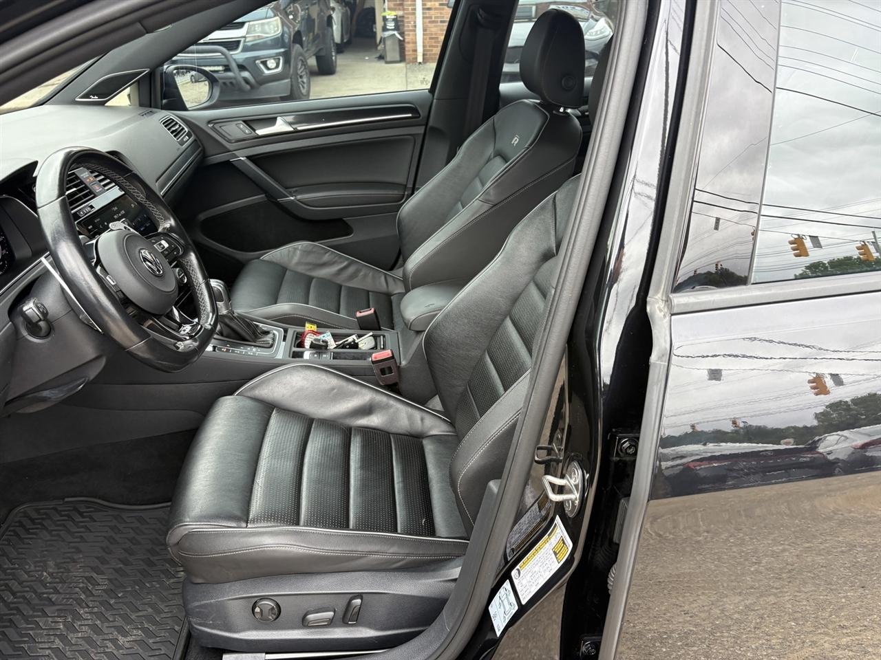 Volkswagen Golf R DCS and Navigation 7A 2018