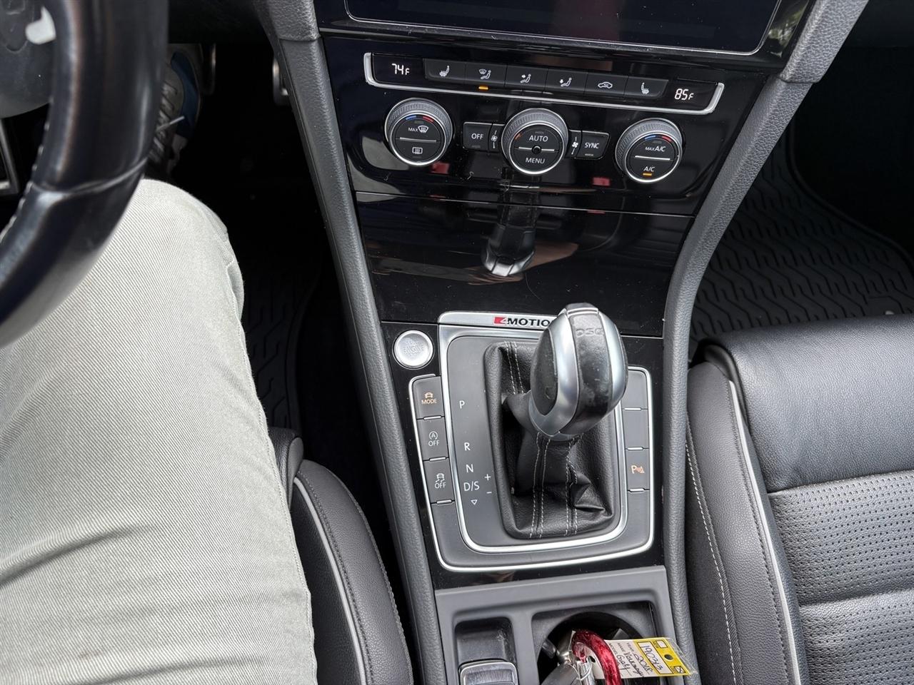 Volkswagen Golf R DCS and Navigation 7A 2018