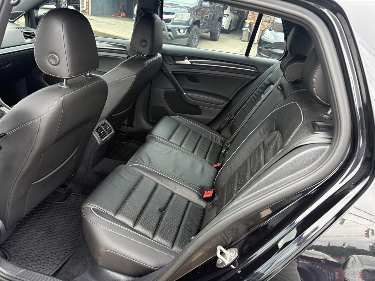 Volkswagen Golf R DCS and Navigation 7A 2018