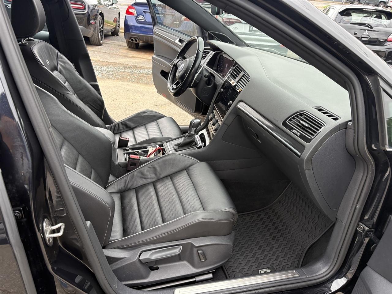 Volkswagen Golf R DCS and Navigation 7A 2018