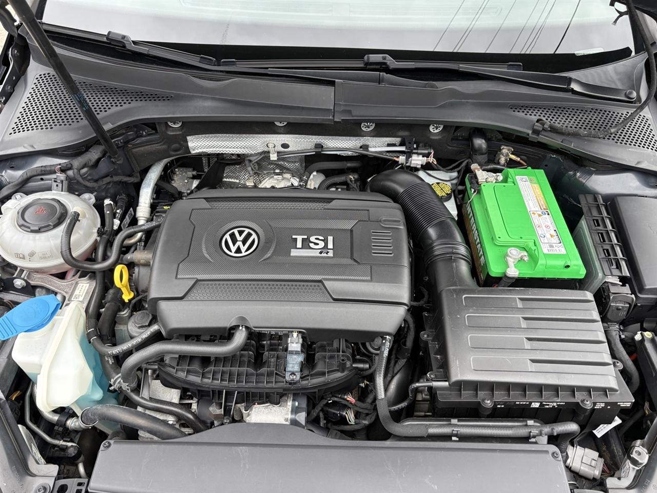 Volkswagen Golf R DCS and Navigation 7A 2018