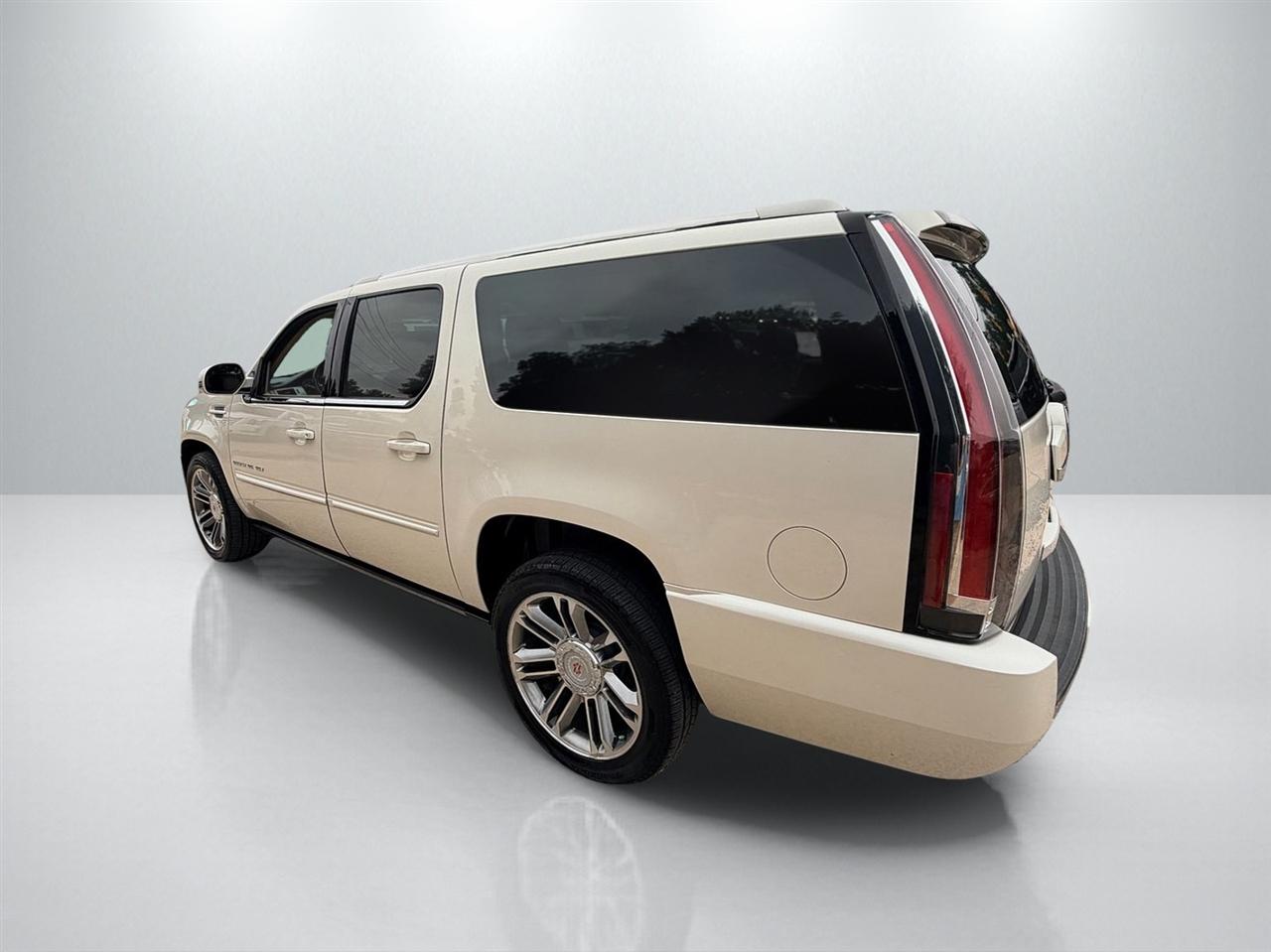 Cadillac Escalade ESV 2WD Premium 2013