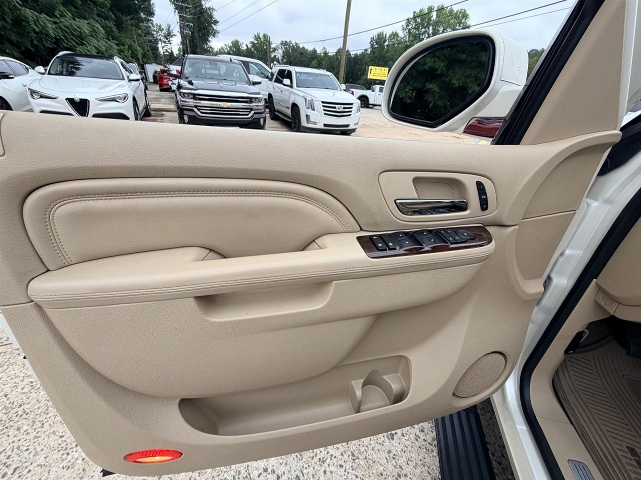 Cadillac Escalade ESV 2WD Premium 2013