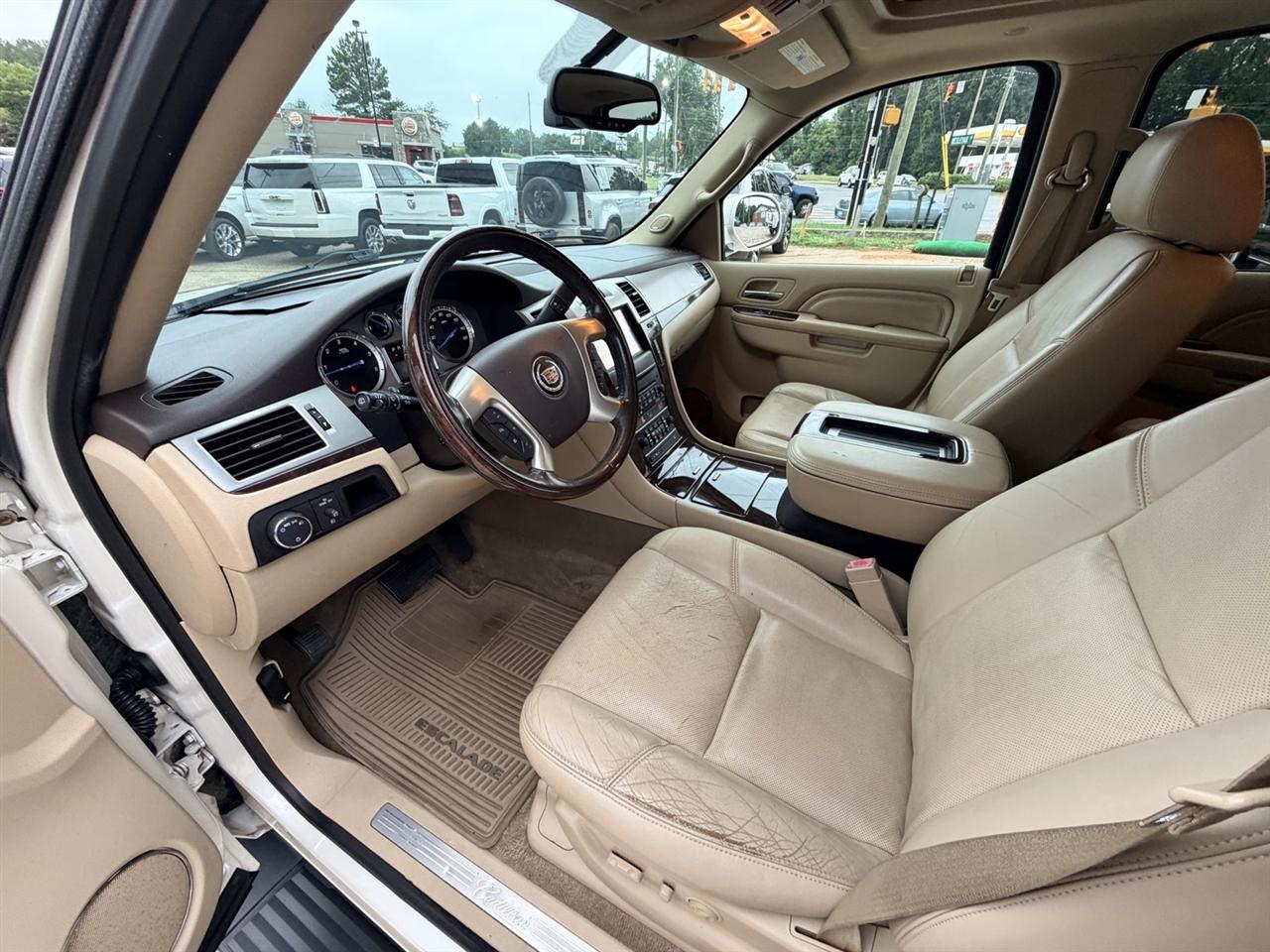 Cadillac Escalade ESV 2WD Premium 2013