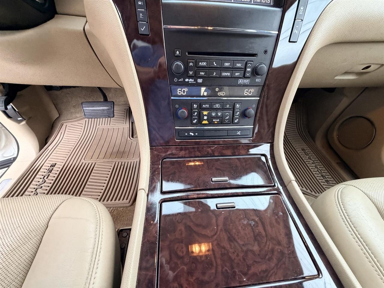 Cadillac Escalade ESV 2WD Premium 2013
