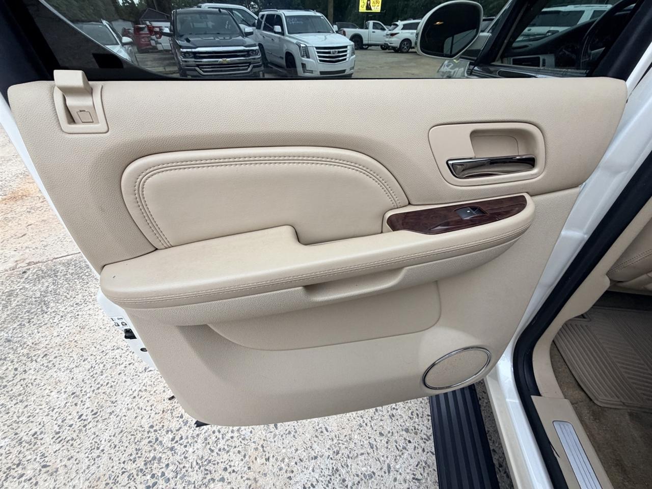 Cadillac Escalade ESV 2WD Premium 2013
