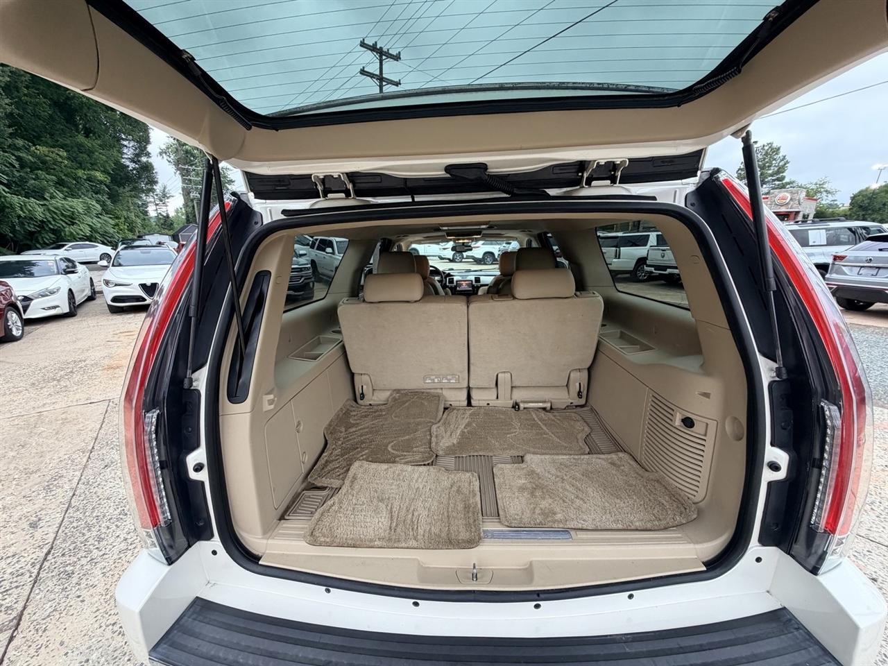 Cadillac Escalade ESV 2WD Premium 2013