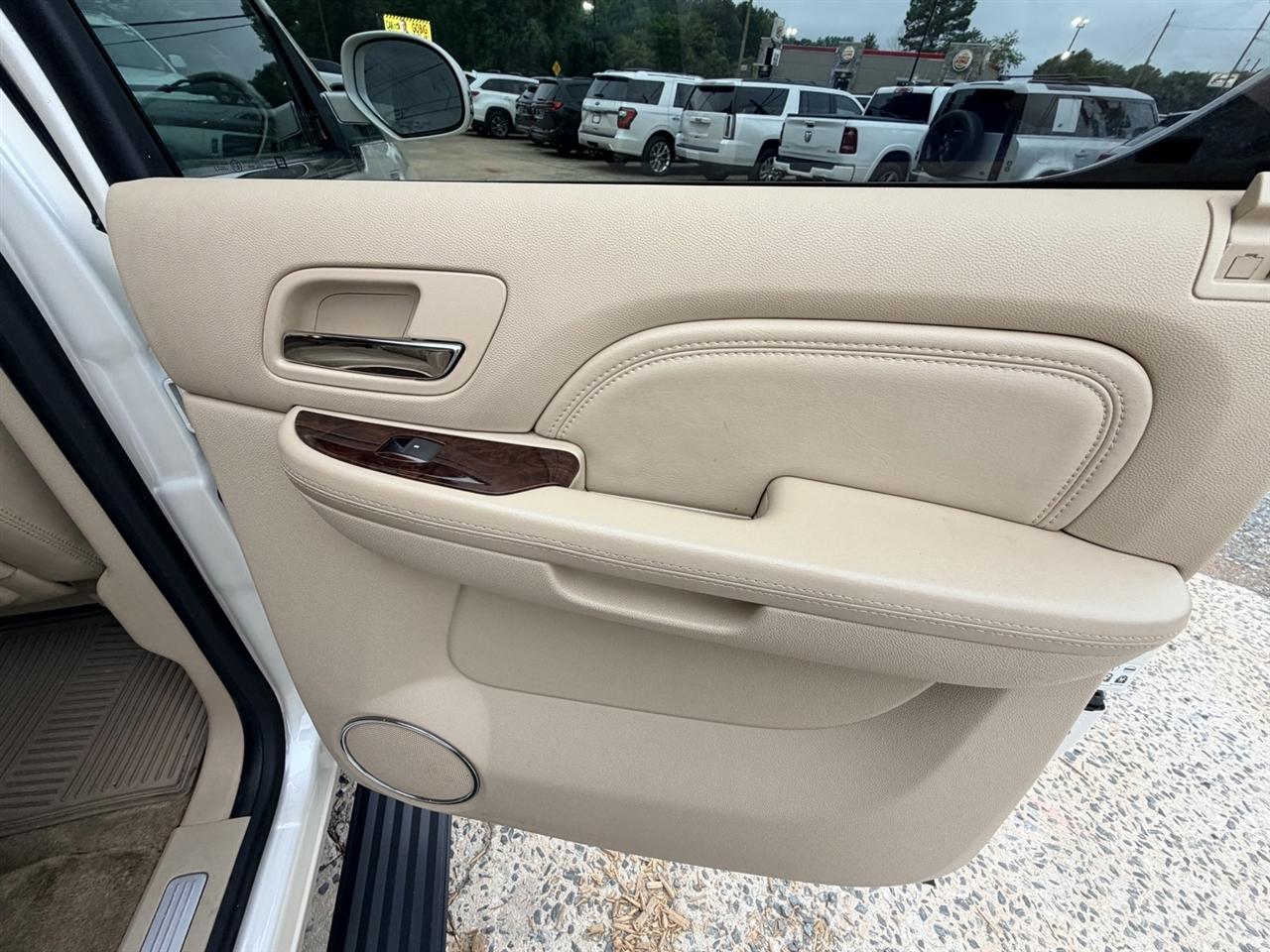 Cadillac Escalade ESV 2WD Premium 2013