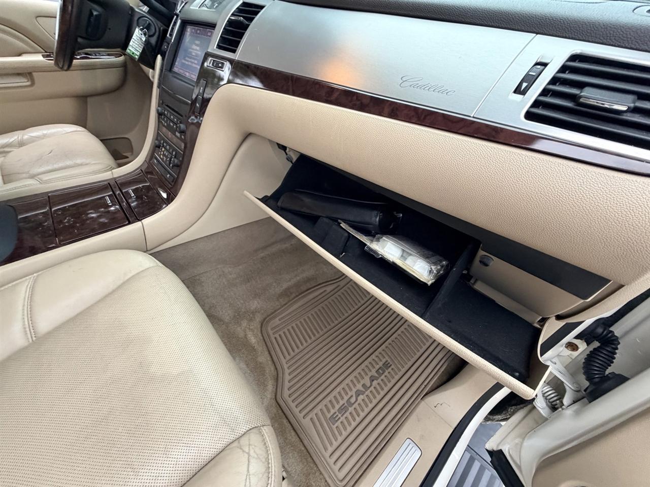 Cadillac Escalade ESV 2WD Premium 2013