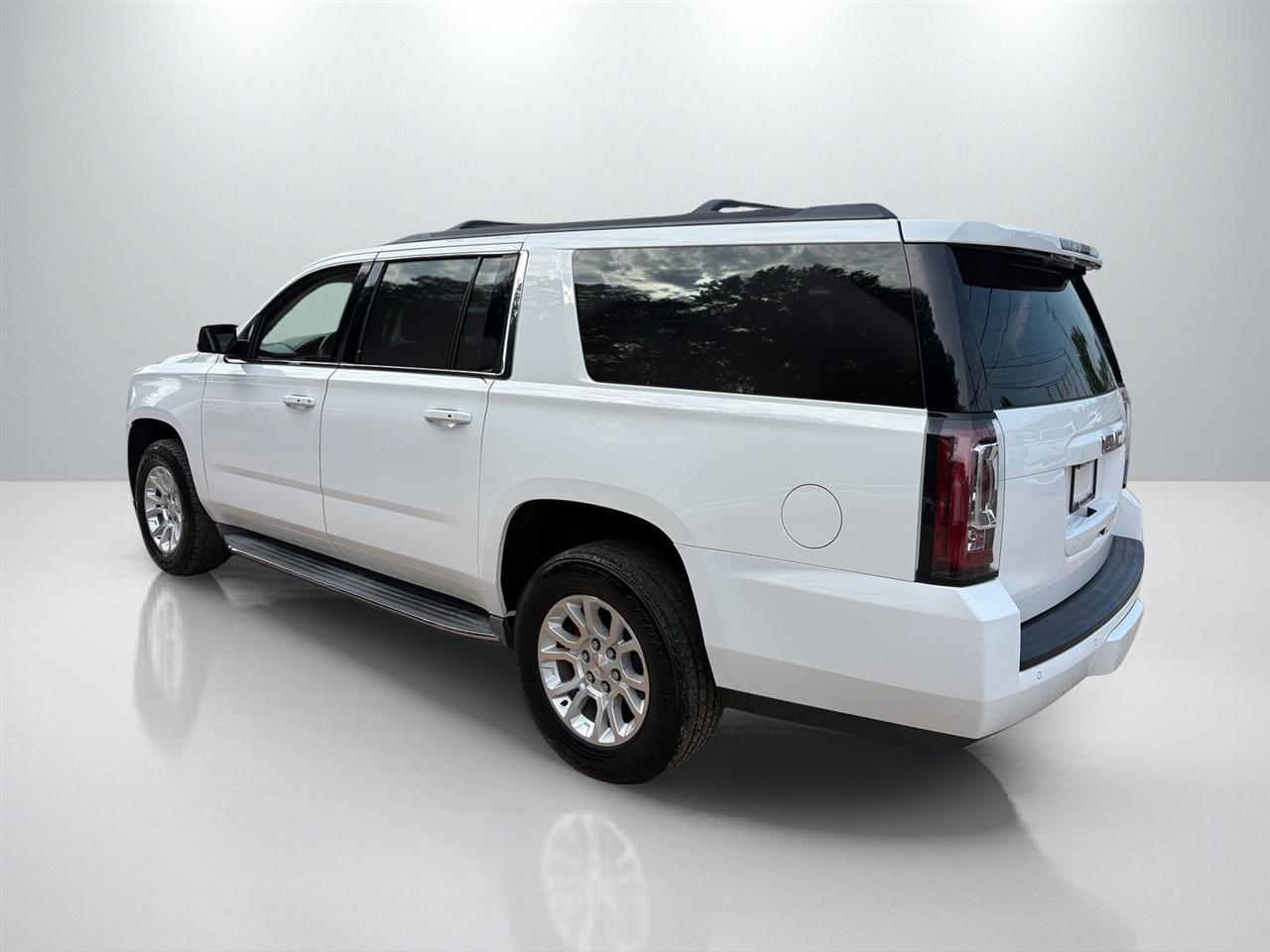 GMC Yukon XL SLT 1/2 Ton 4WD 2015