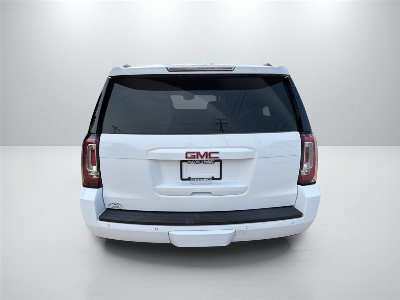 GMC Yukon XL SLT 1/2 Ton 4WD 2015