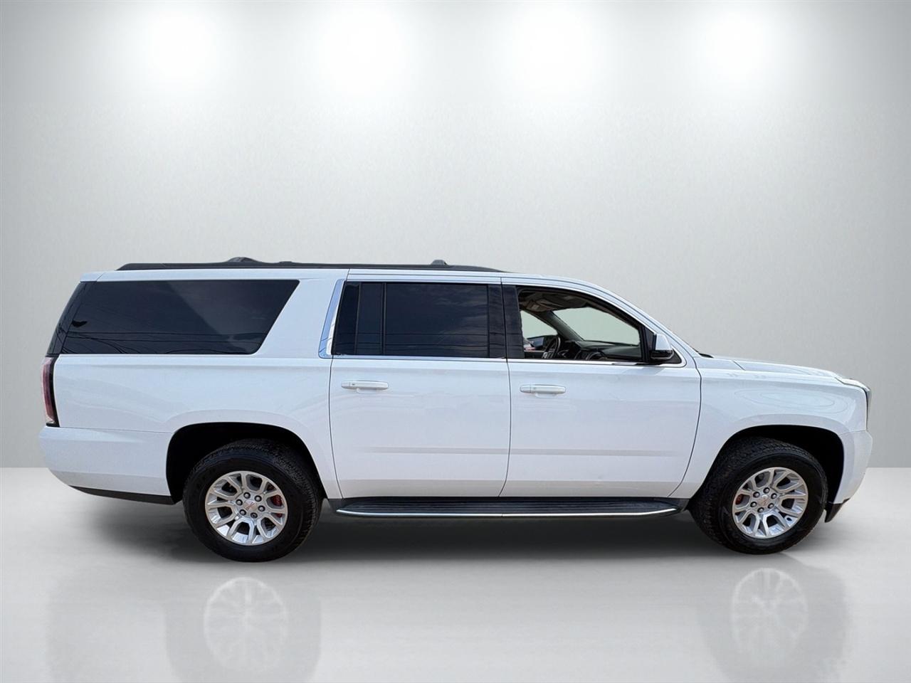 GMC Yukon XL SLT 1/2 Ton 4WD 2015