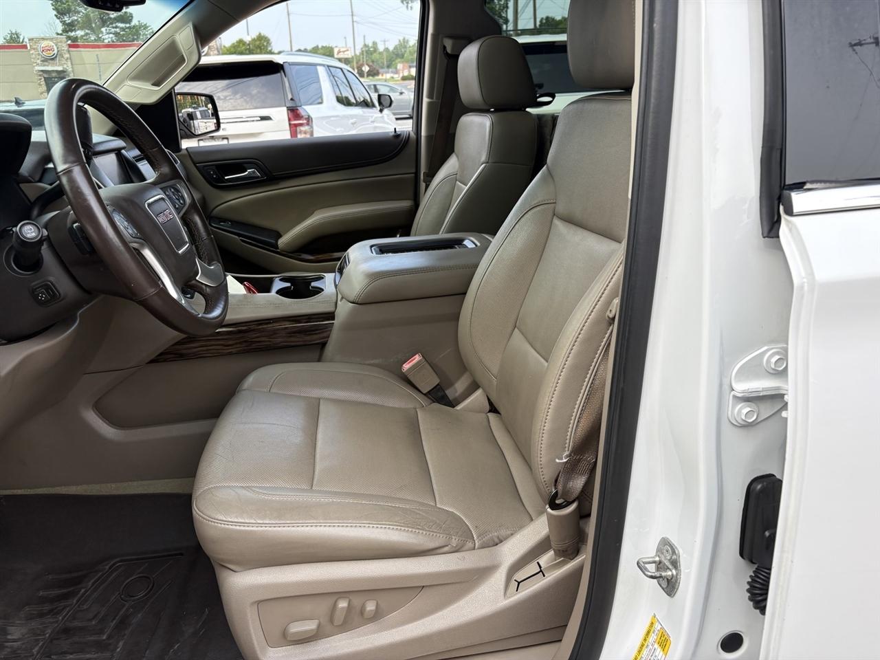 GMC Yukon XL SLT 1/2 Ton 4WD 2015