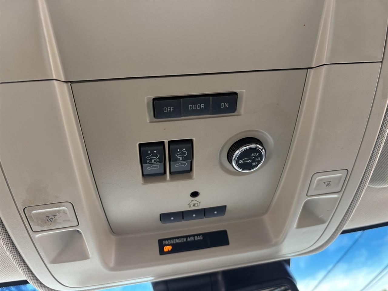GMC Yukon XL SLT 1/2 Ton 4WD 2015