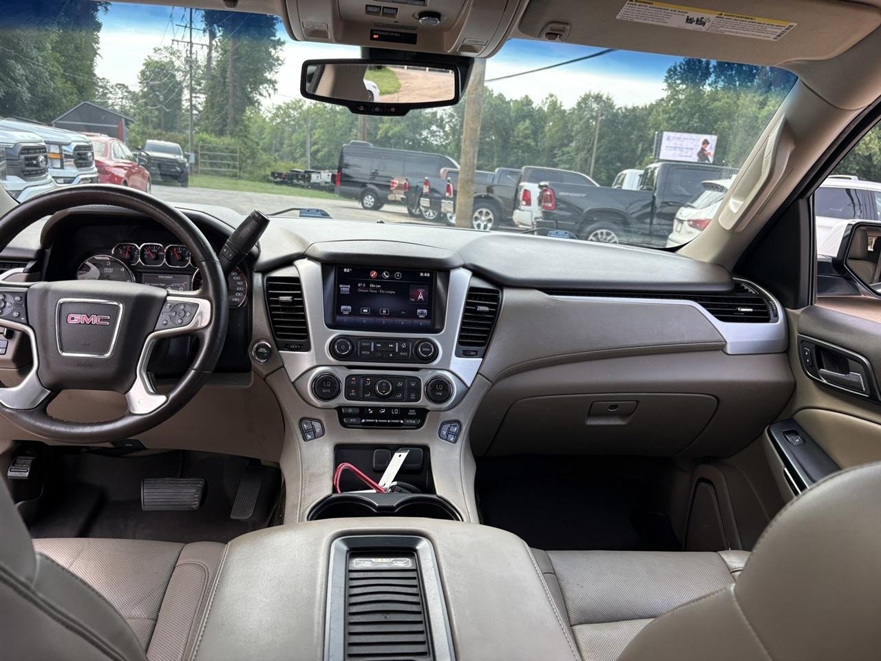 GMC Yukon XL SLT 1/2 Ton 4WD 2015