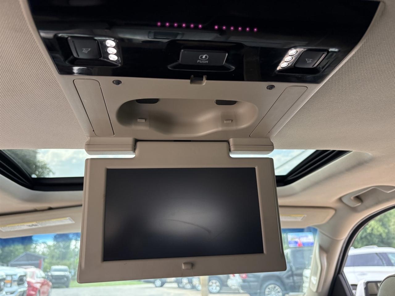 GMC Yukon XL SLT 1/2 Ton 4WD 2015