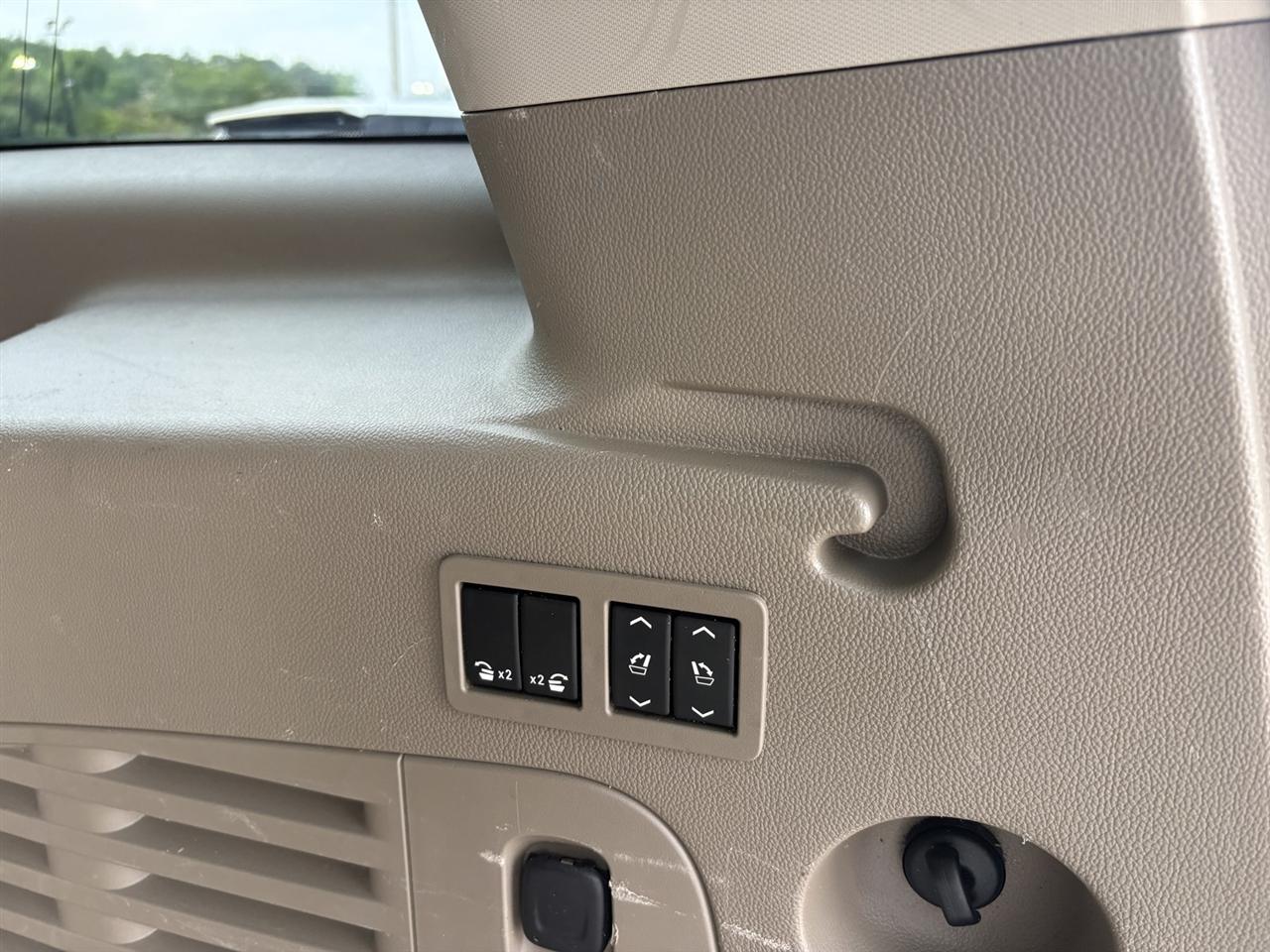 GMC Yukon XL SLT 1/2 Ton 4WD 2015