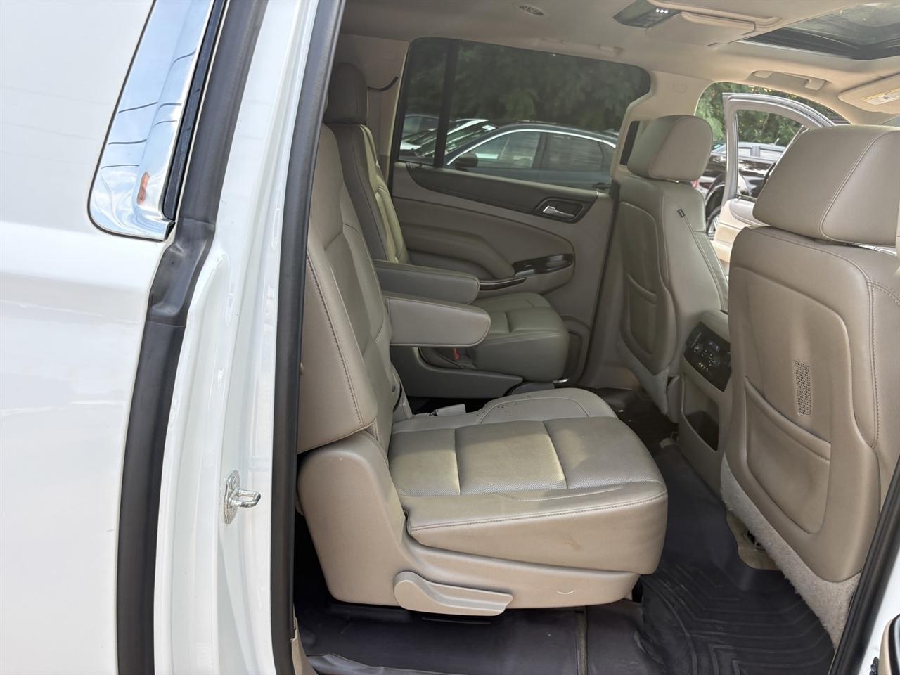 GMC Yukon XL SLT 1/2 Ton 4WD 2015