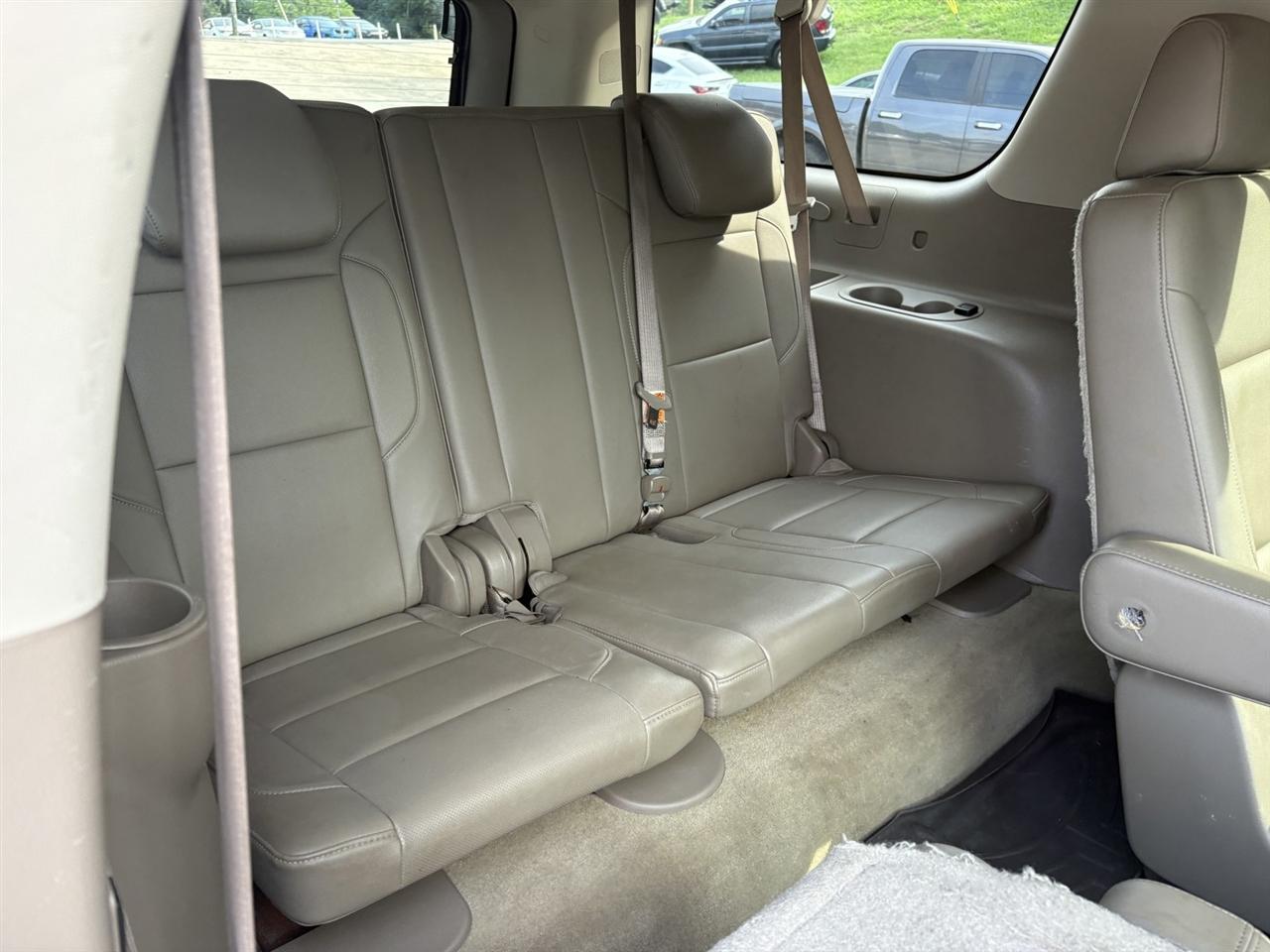 GMC Yukon XL SLT 1/2 Ton 4WD 2015