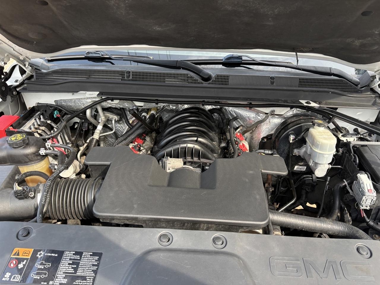 GMC Yukon XL SLT 1/2 Ton 4WD 2015