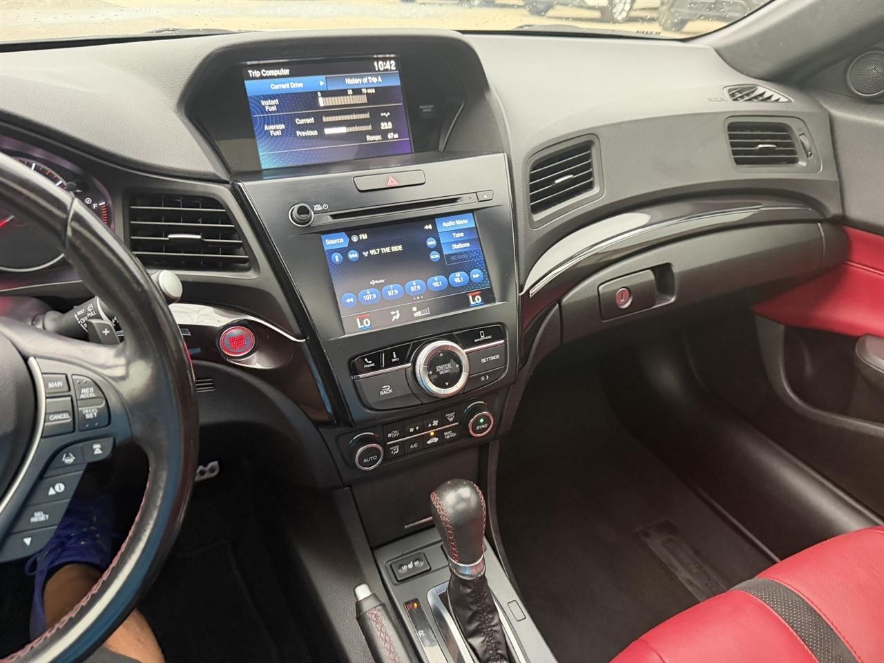 Acura ILX 8-Spd AT w/ Premium & A-SPEC Packages 2022