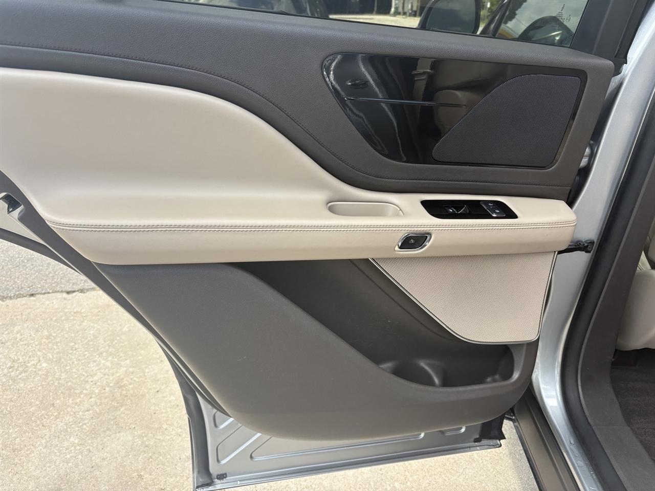 Lincoln Aviator Standard RWD 2023