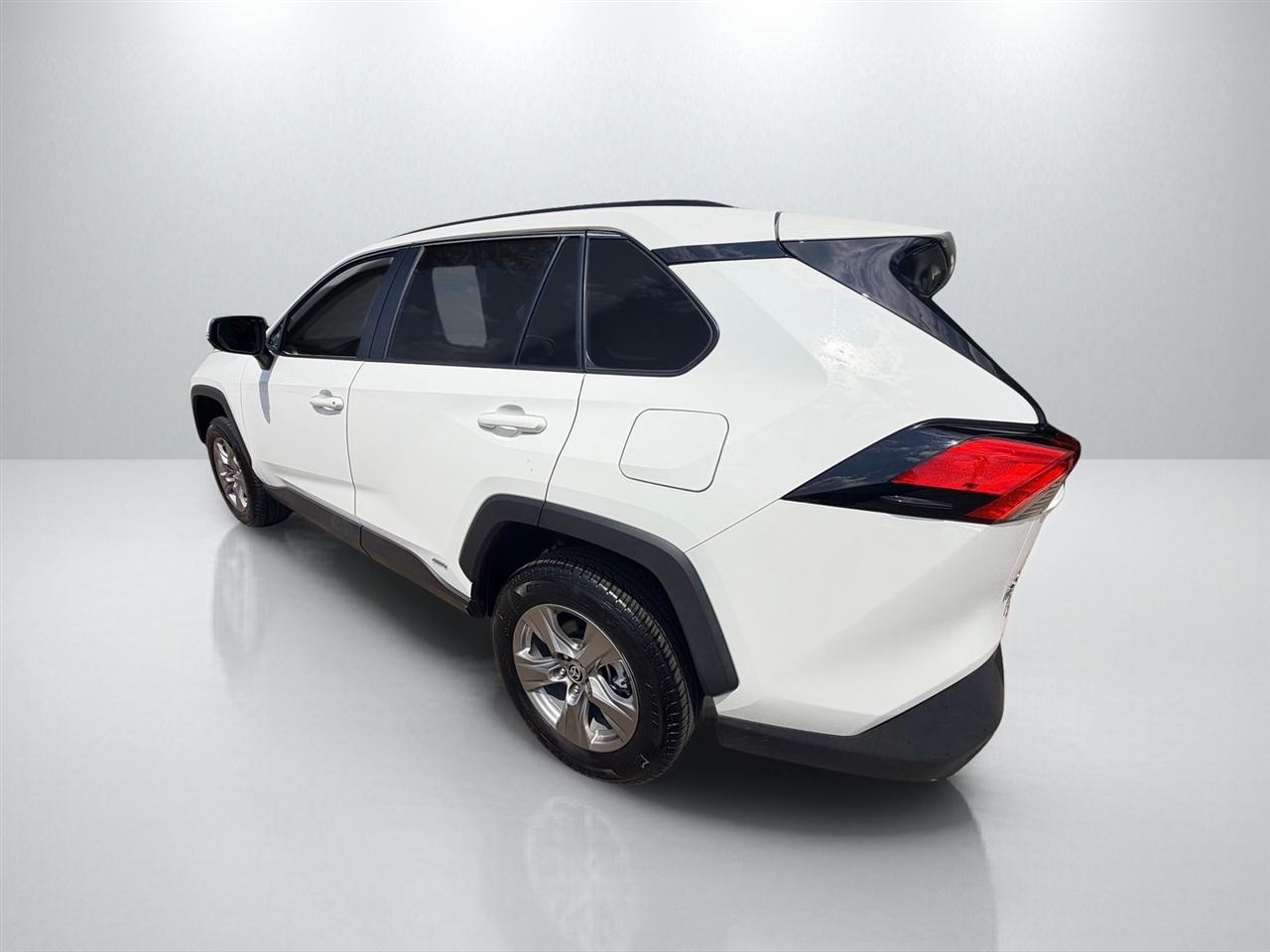Toyota RAV4 Hybrid XLE 2023