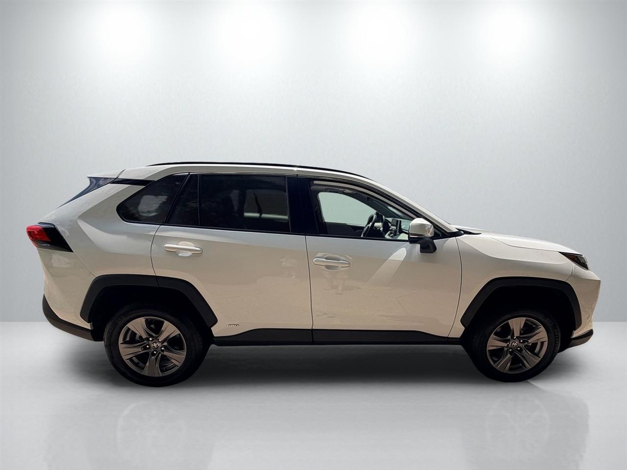 Toyota RAV4 Hybrid XLE 2023