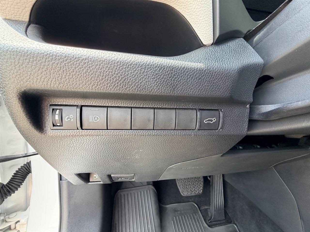 Toyota RAV4 Hybrid XLE 2023
