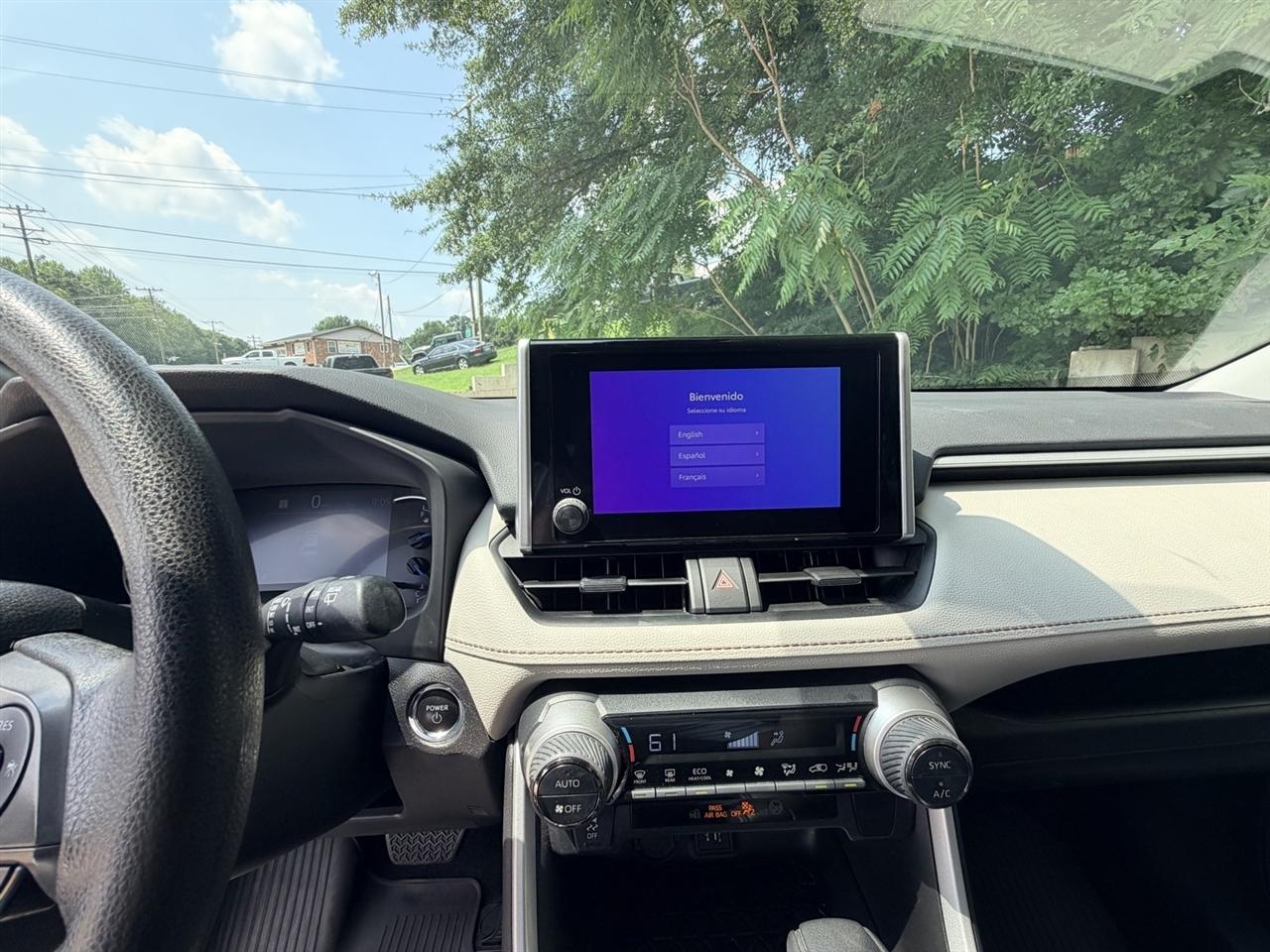 Toyota RAV4 Hybrid XLE 2023