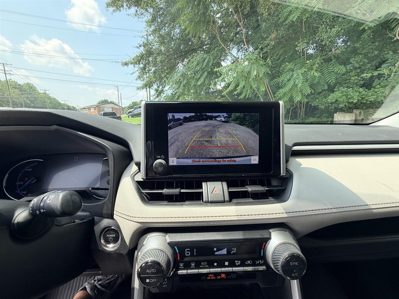 Toyota RAV4 Hybrid XLE 2023