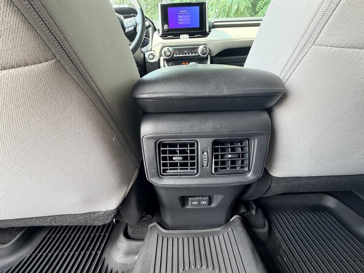 Toyota RAV4 Hybrid XLE 2023