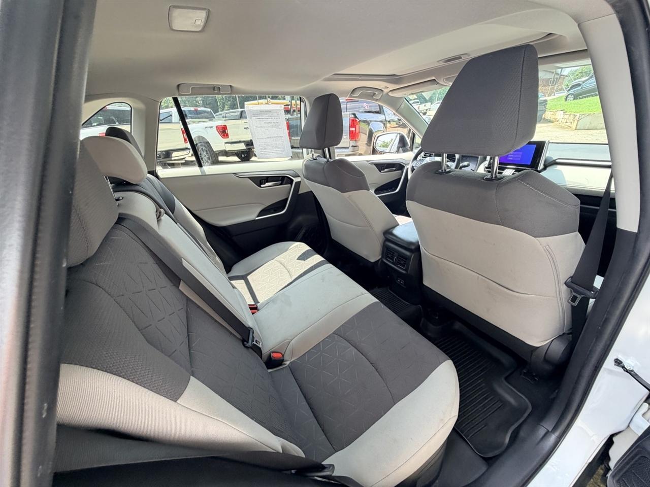 Toyota RAV4 Hybrid XLE 2023