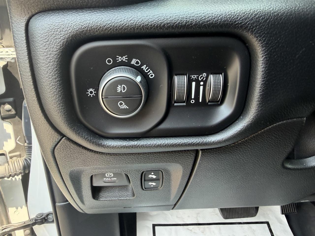RAM 1500 Laramie Crew Cab LWB 4WD 2019