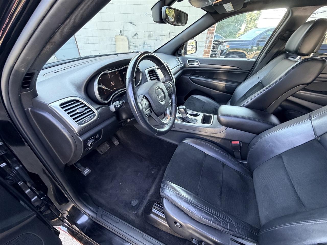 Jeep Grand Cherokee Laredo 4WD 2018