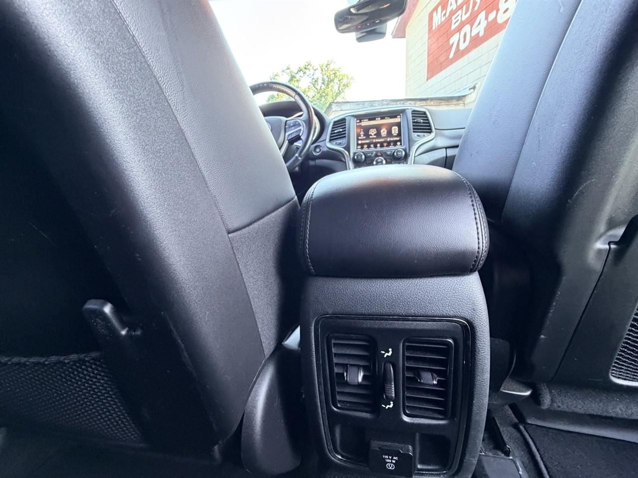 Jeep Grand Cherokee Laredo 4WD 2018