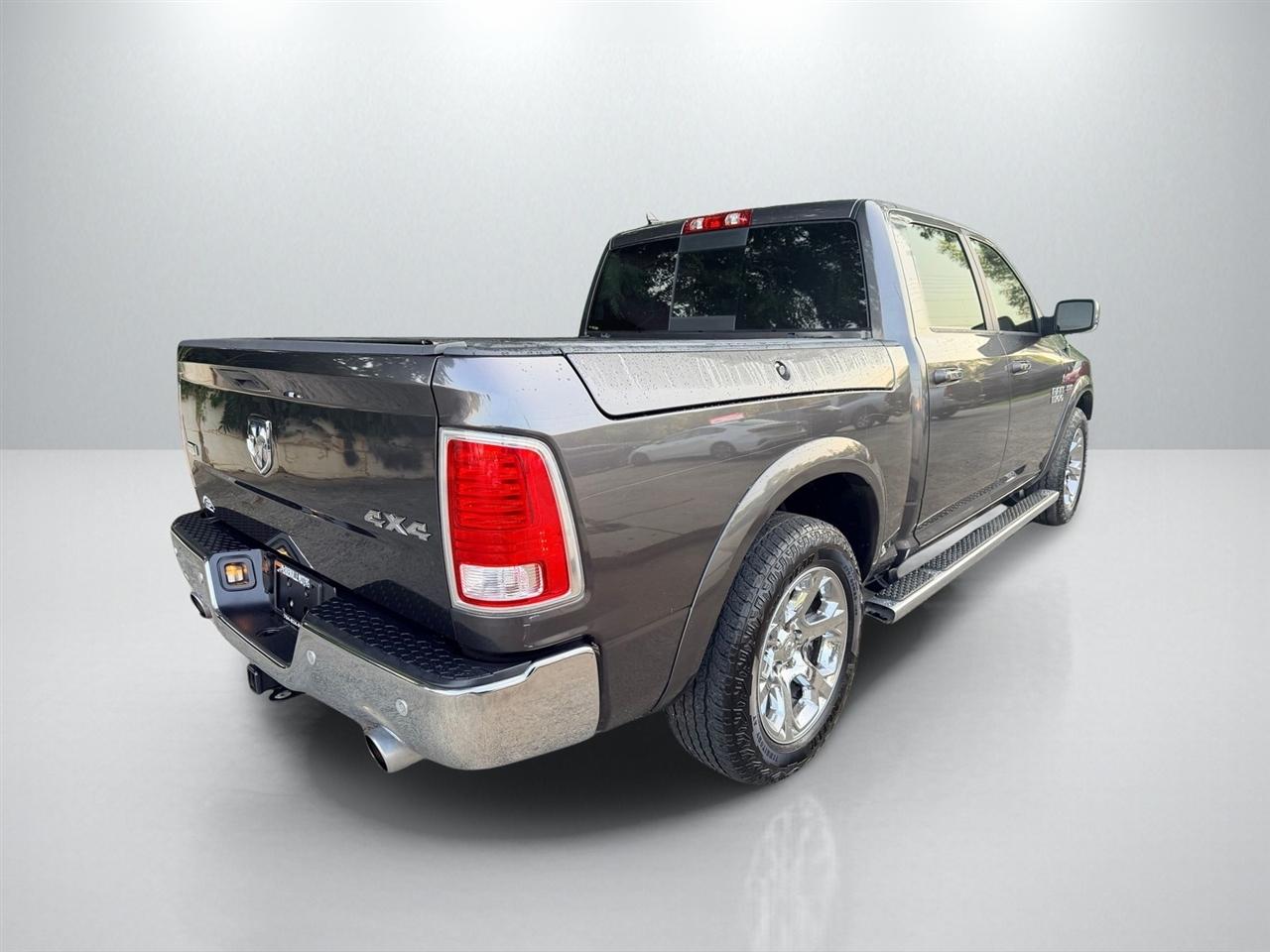RAM 1500 Laramie Crew Cab 4WD 2018