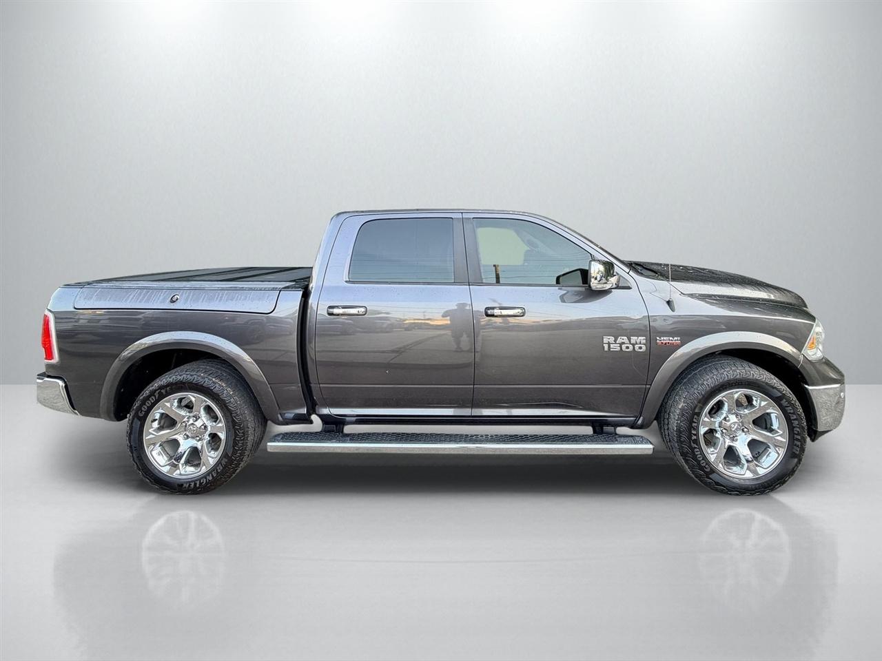 RAM 1500 Laramie Crew Cab 4WD 2018