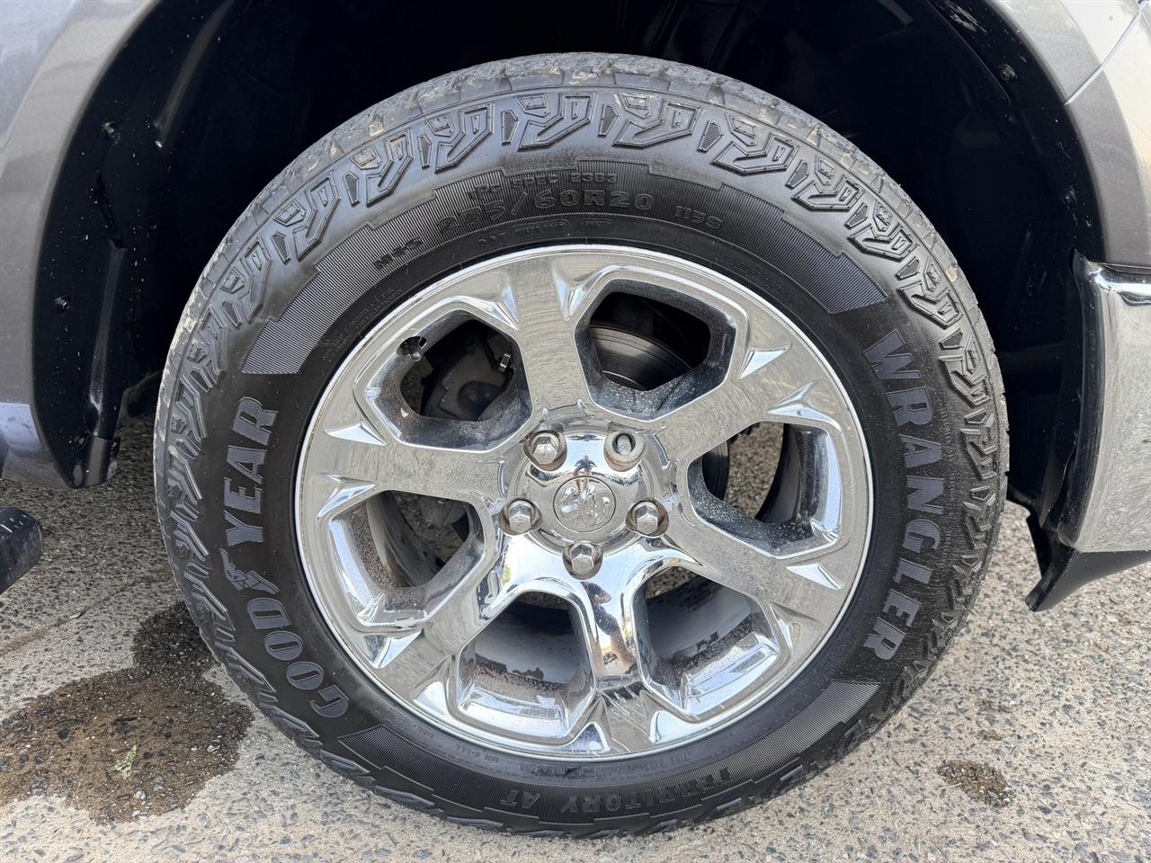 RAM 1500 Laramie Crew Cab 4WD 2018
