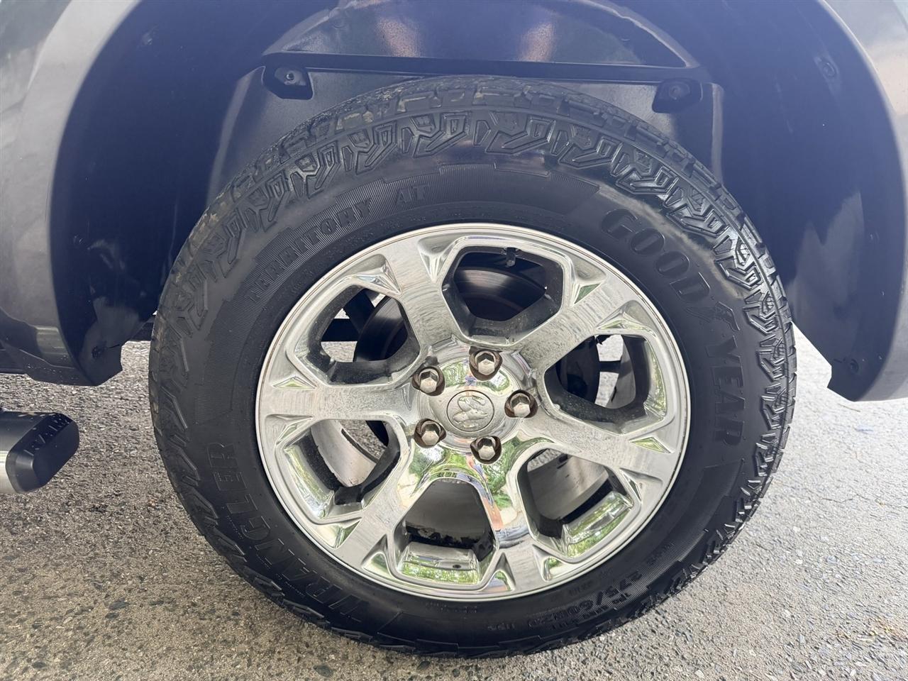 RAM 1500 Laramie Crew Cab 4WD 2018