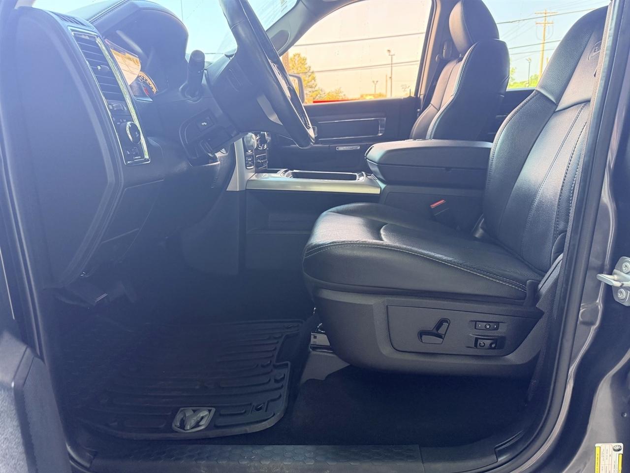 RAM 1500 Laramie Crew Cab 4WD 2018