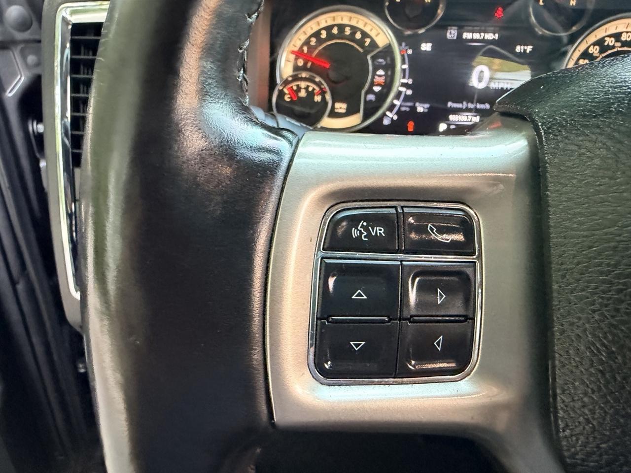 RAM 1500 Laramie Crew Cab 4WD 2018