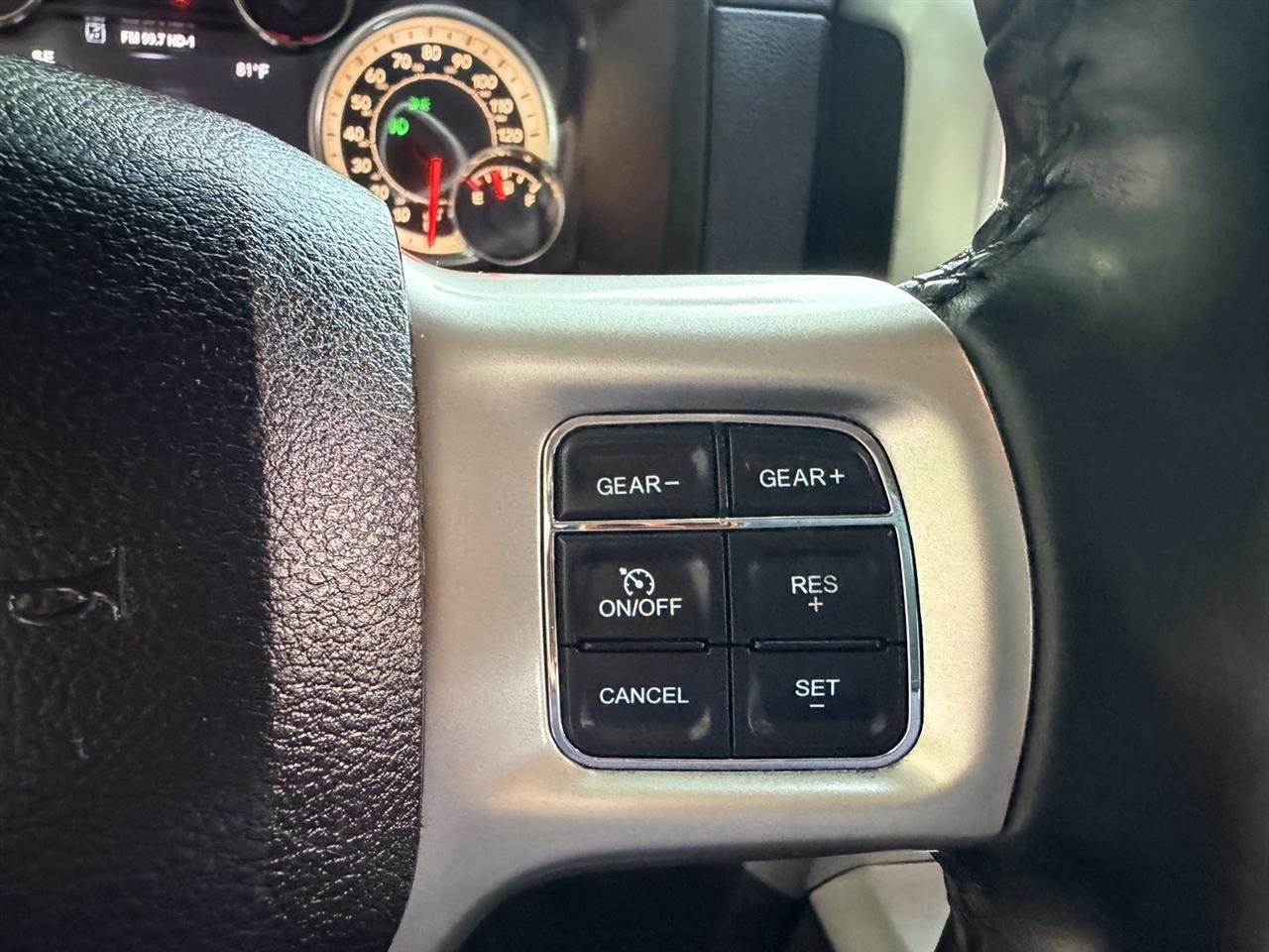 RAM 1500 Laramie Crew Cab 4WD 2018
