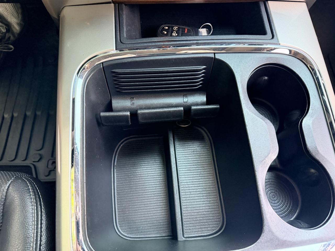 RAM 1500 Laramie Crew Cab 4WD 2018