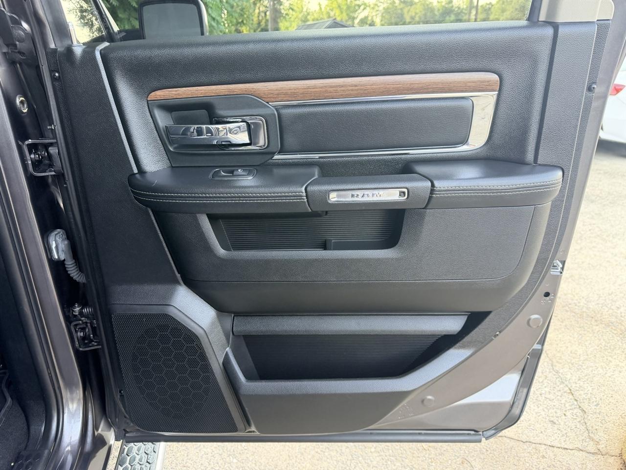 RAM 1500 Laramie Crew Cab 4WD 2018