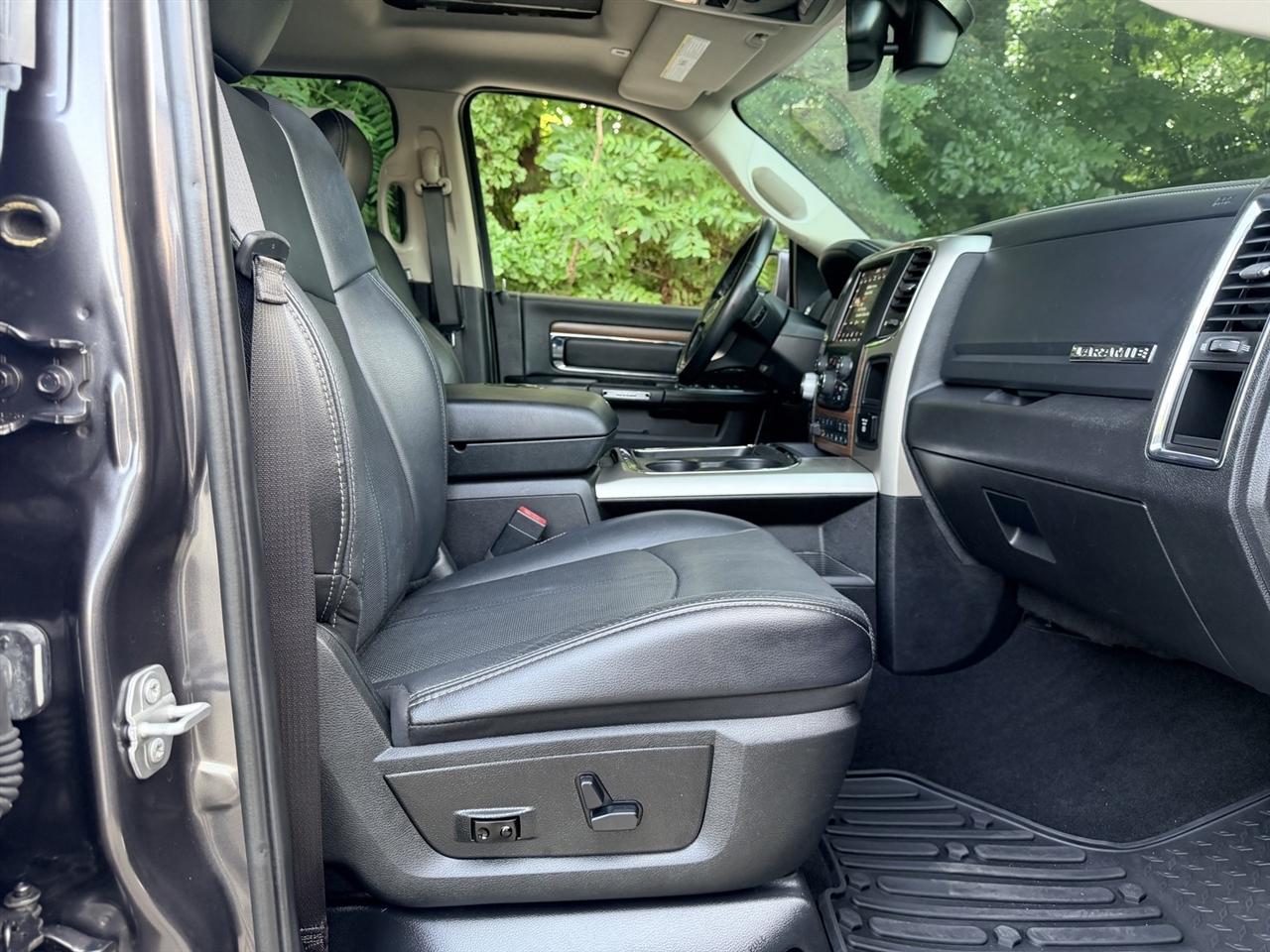 RAM 1500 Laramie Crew Cab 4WD 2018