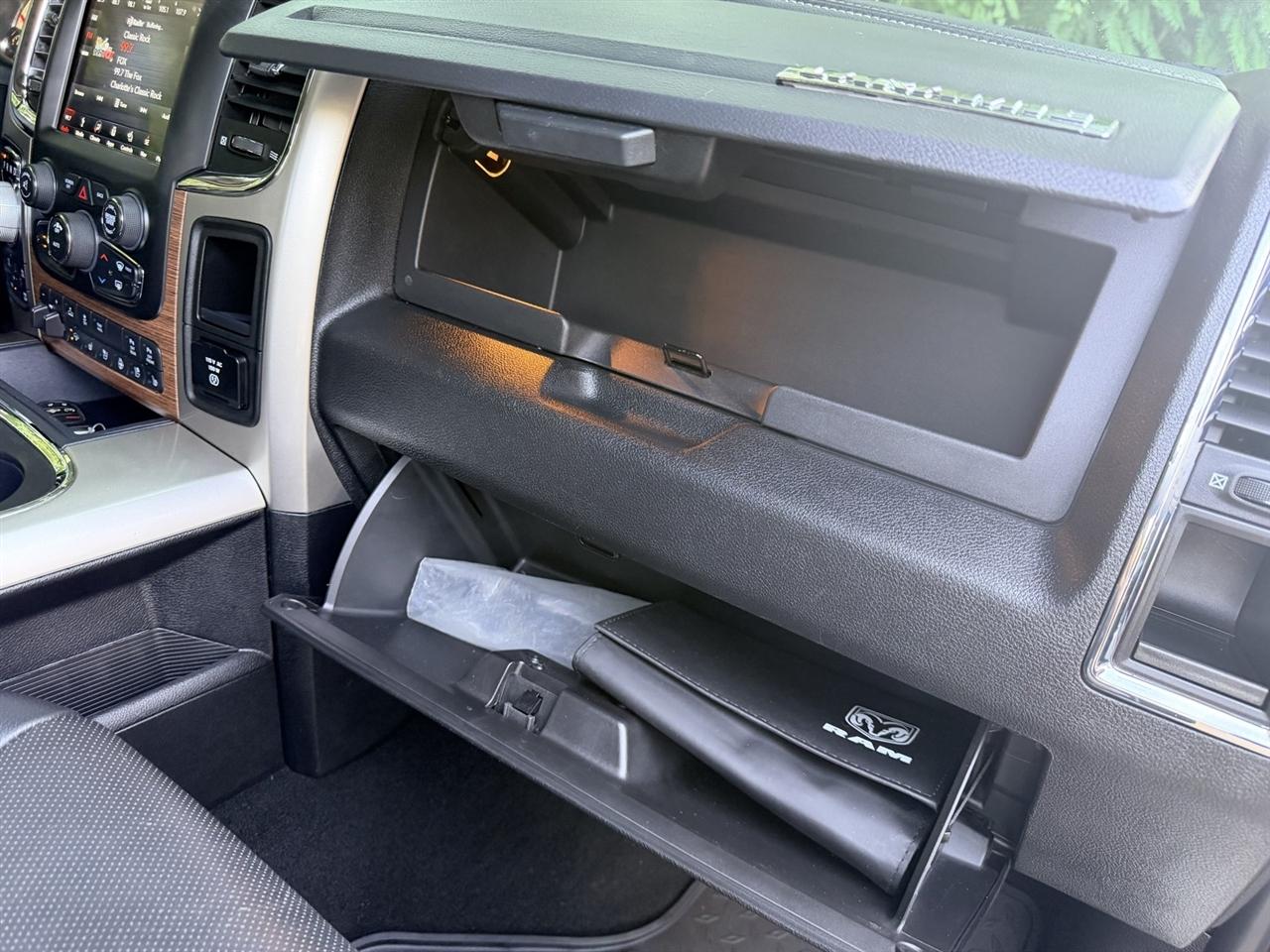 RAM 1500 Laramie Crew Cab 4WD 2018
