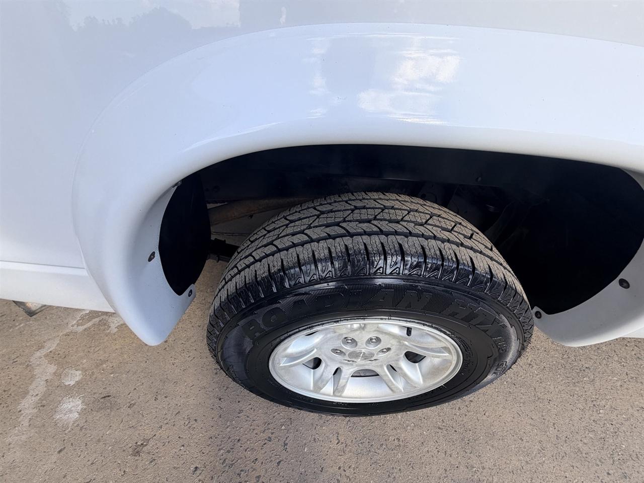 Dodge Dakota SLT Quad Cab 2WD 2004